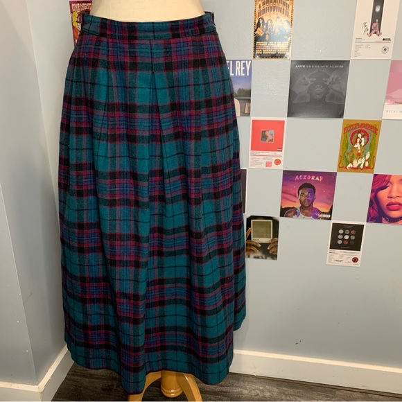 Vintage Woolrich Plaid Skirt Teal and Fuchsia Plaid Skirt - Picture 5 of 13